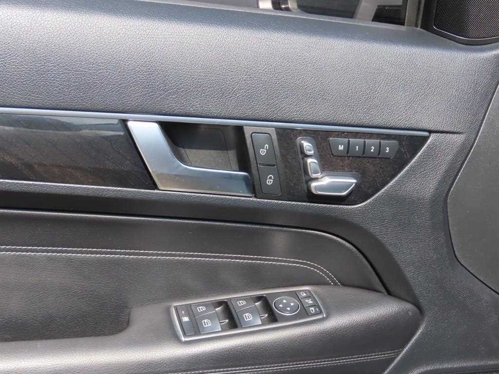 Mercedes-Benz E-Class — photo 06