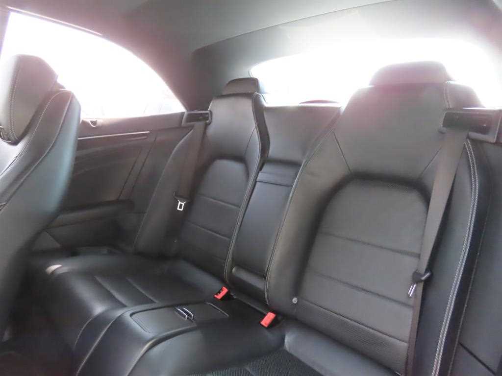 Mercedes-Benz E-Class — photo 07