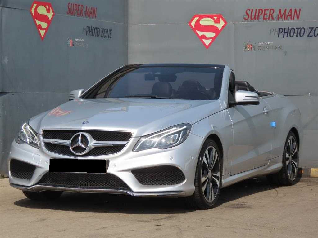 Mercedes-Benz E-Class — photo 16