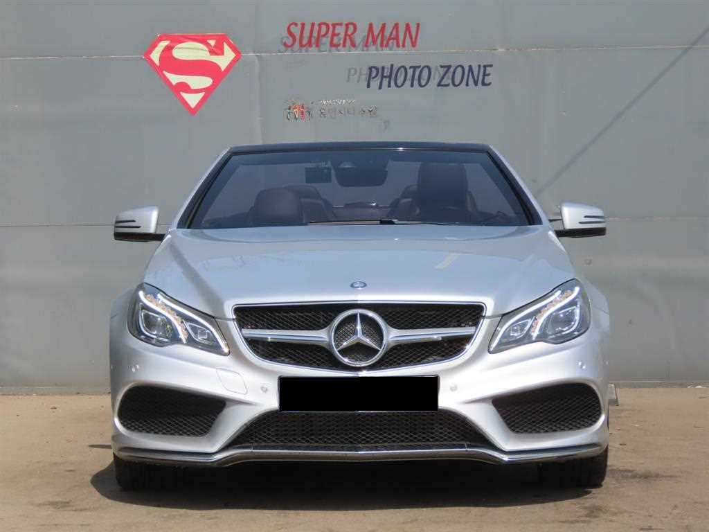 Mercedes-Benz E-Class — photo 17