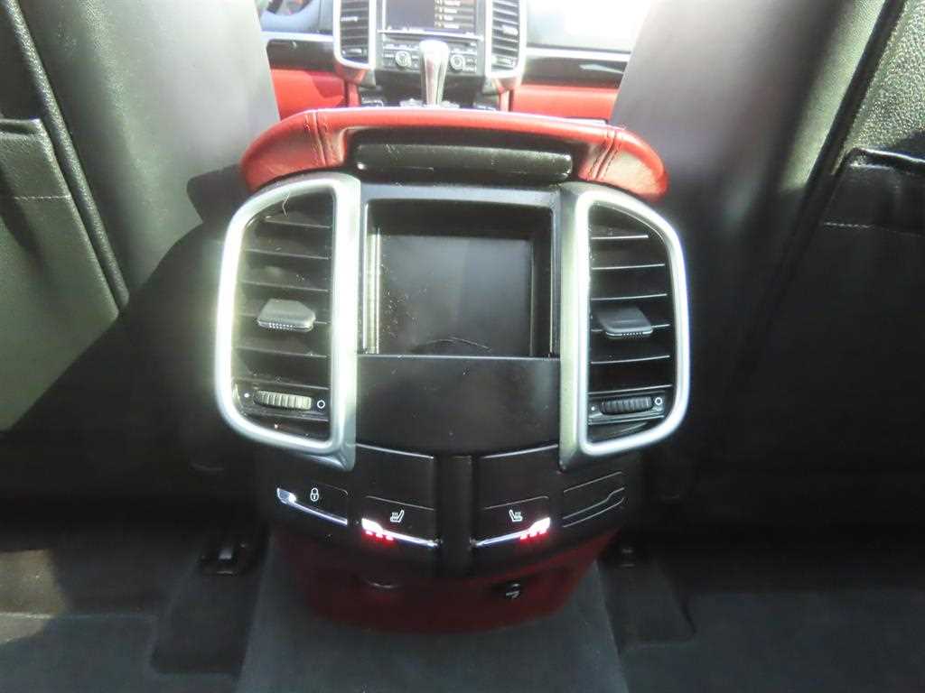 Porsche Cayenne — photo 07