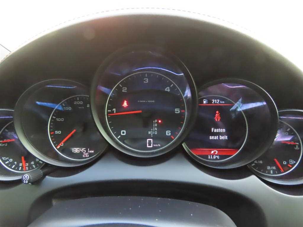 Porsche Cayenne — photo 09
