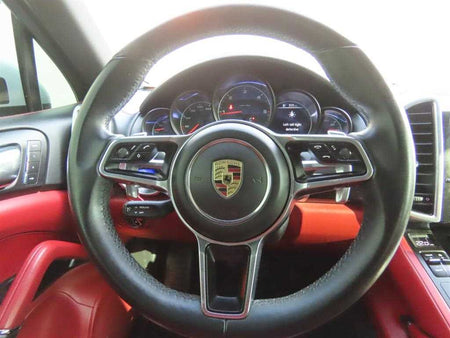 Porsche Cayenne — photo 11