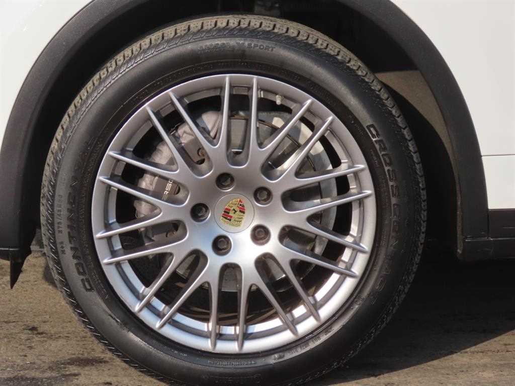 Porsche Cayenne — photo 20