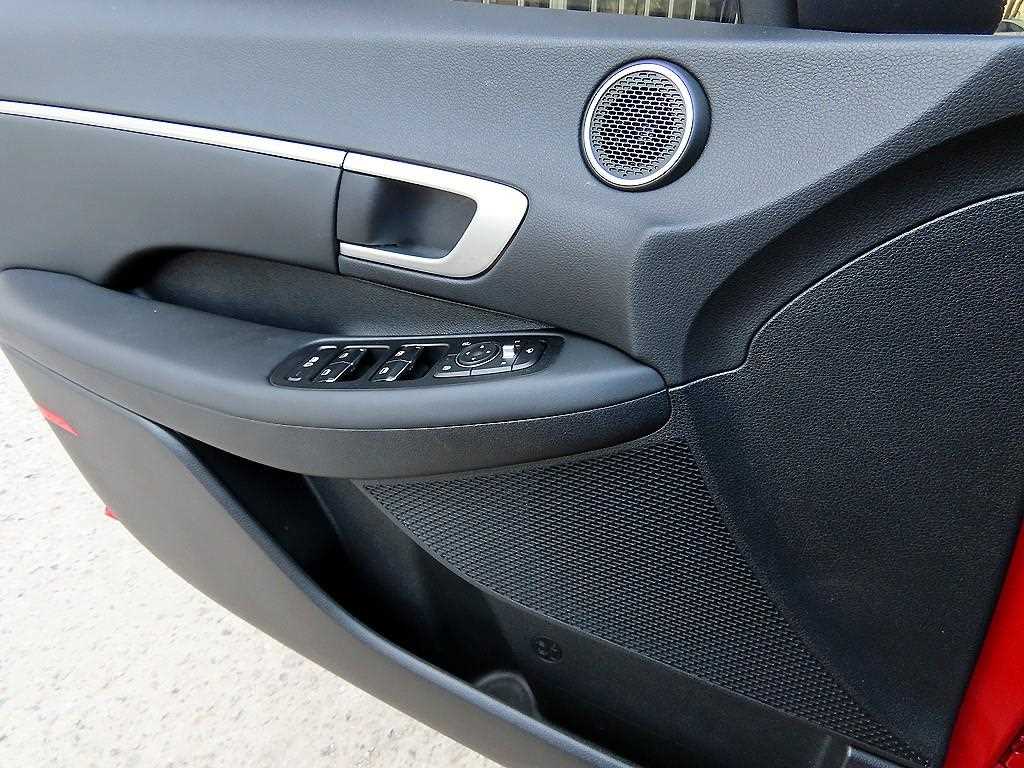 Hyundai Sonata — photo 11