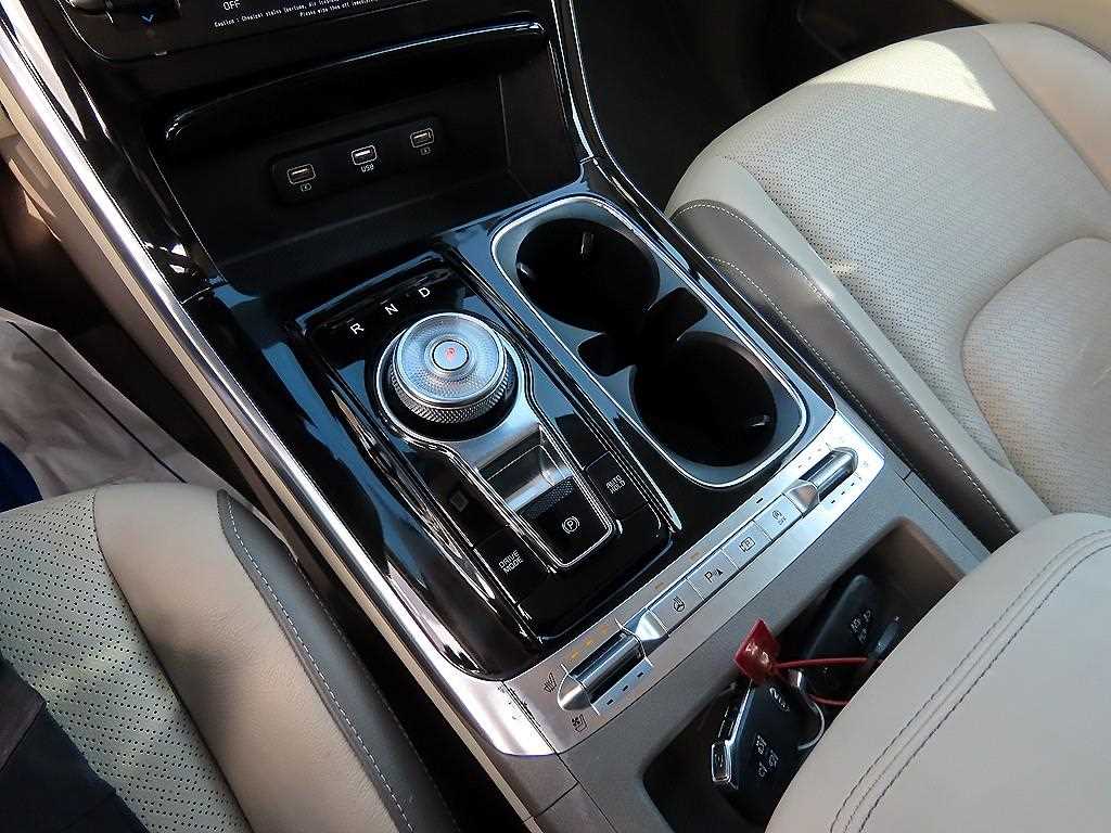 Kia Carnival — photo 10