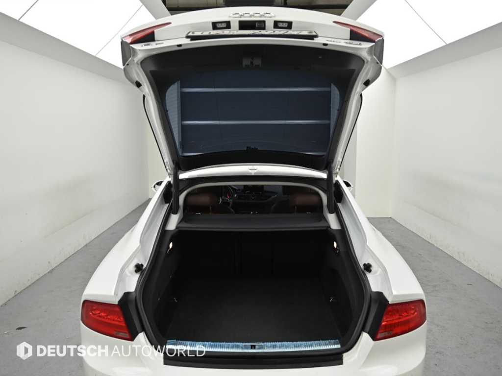Audi A7 — photo 19