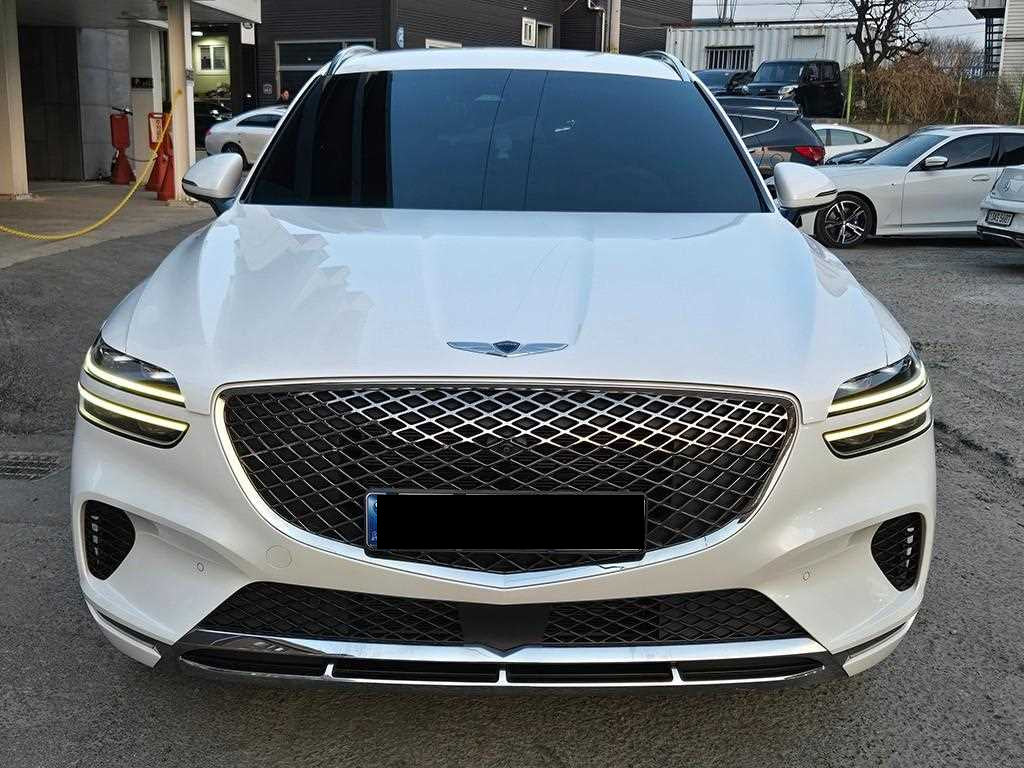 Genesis GV70 — photo 02