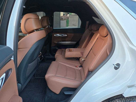 Genesis GV70 — photo 06