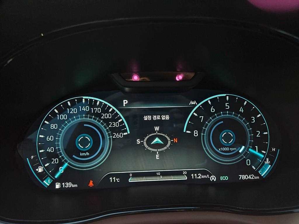 Genesis GV70 — photo 08