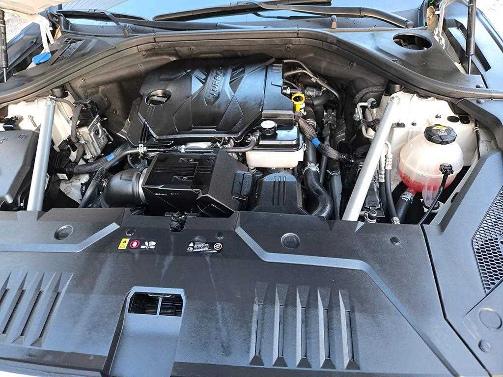 Genesis GV70 — photo 17