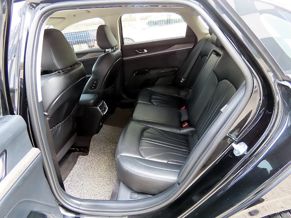 Kia K5 — photo 06