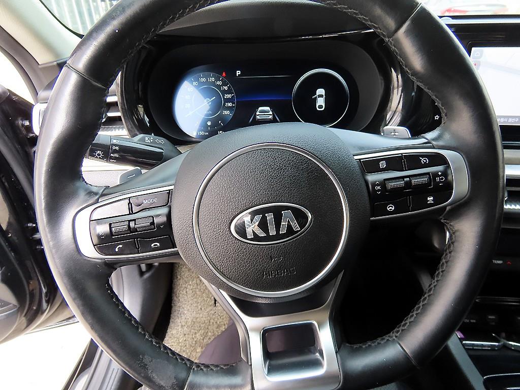 Kia K5 — photo 08