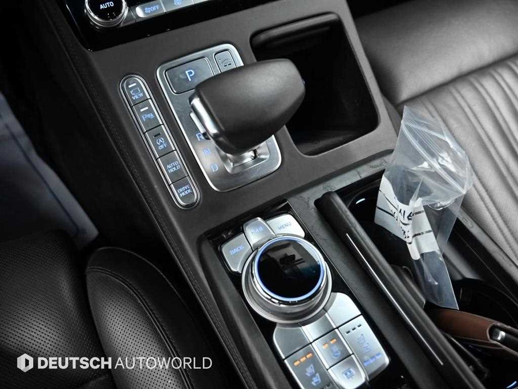 Genesis G90 — photo 09