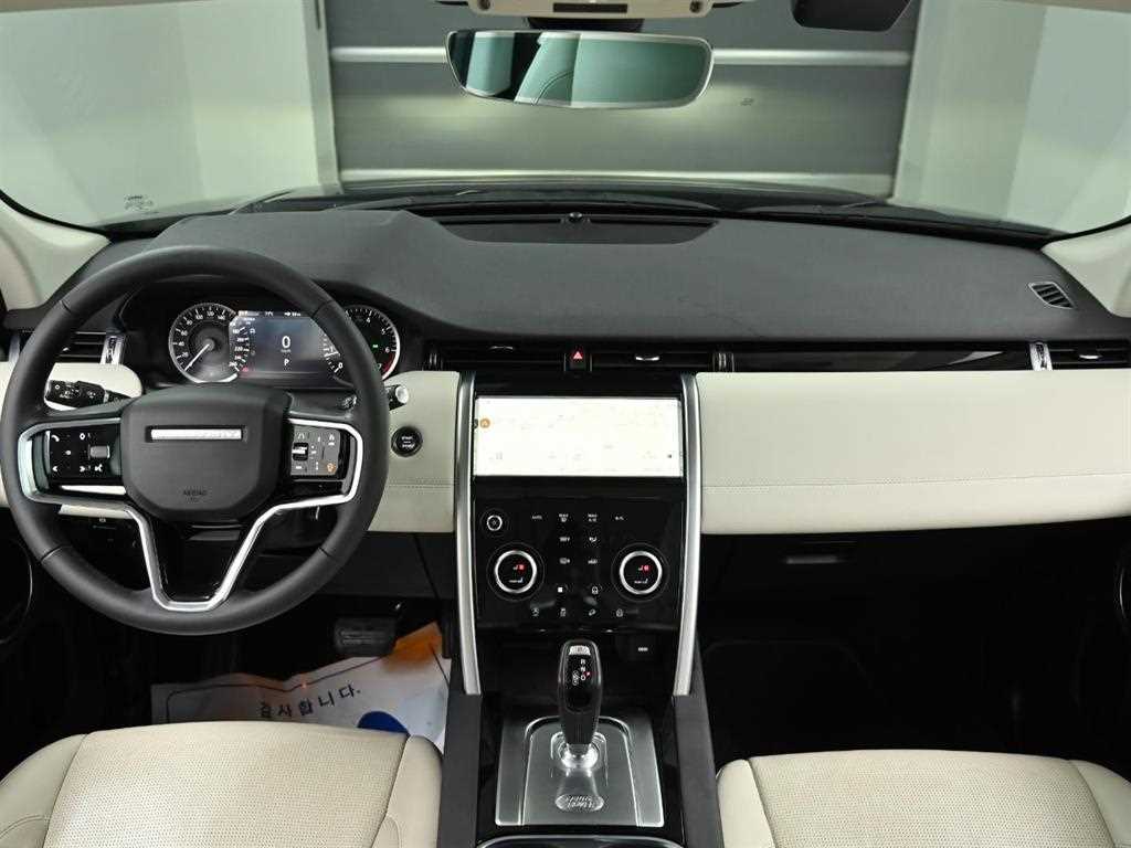 Land Rover Discovery Sport — photo 07