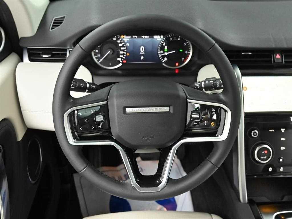 Land Rover Discovery Sport — photo 13
