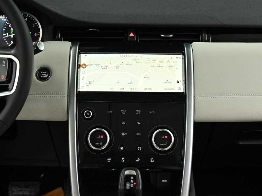 Land Rover Discovery Sport — photo 14