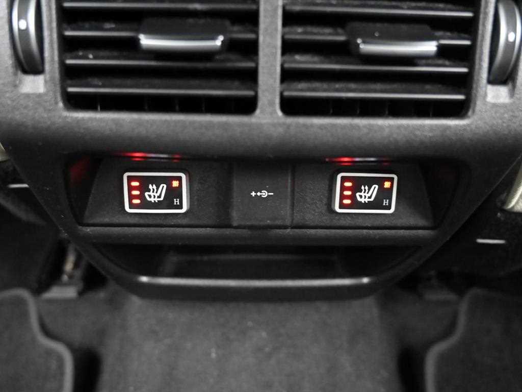 Land Rover Discovery Sport — photo 16