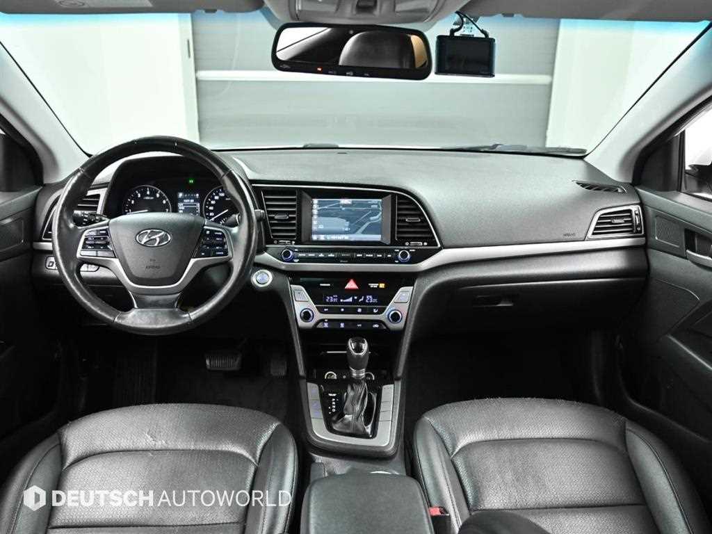 Hyundai Avante — photo 07