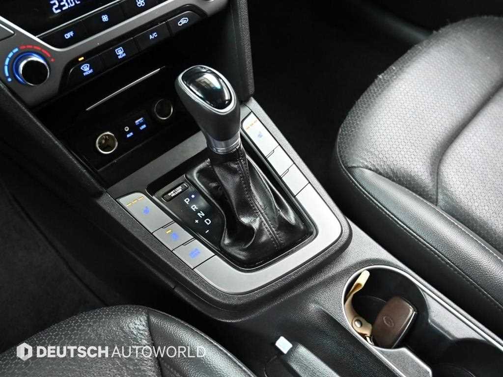 Hyundai Avante — photo 09
