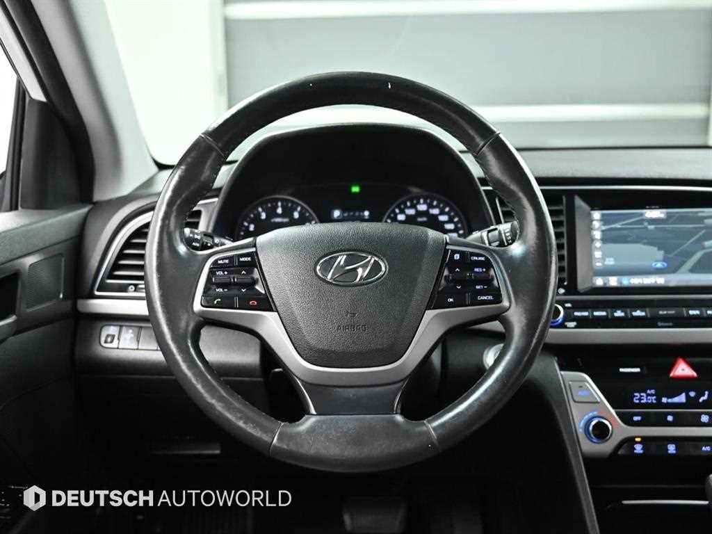 Hyundai Avante — photo 12