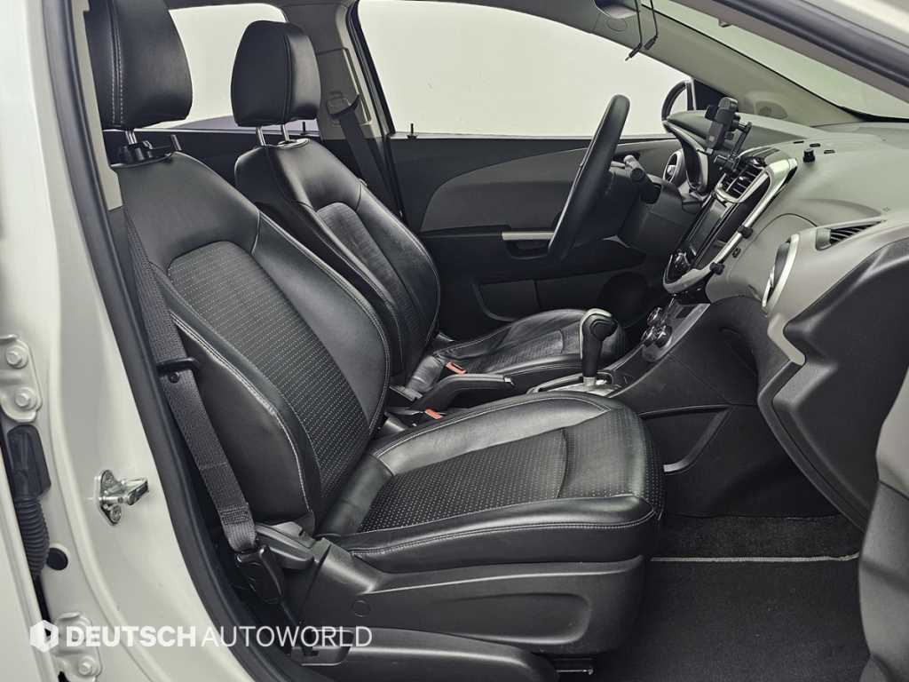 CHEVROLET Aveo — photo 10