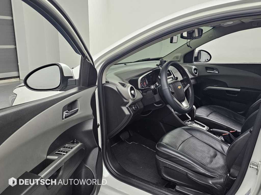 CHEVROLET Aveo — photo 11