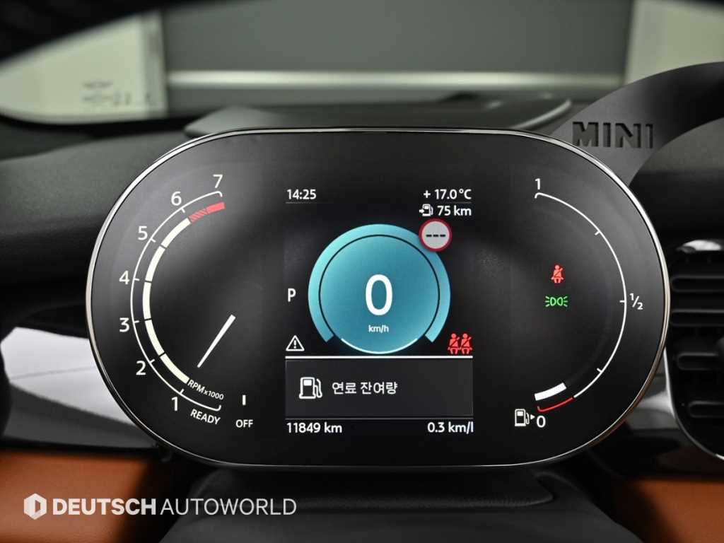 Mini Cooper Convertible — photo 08