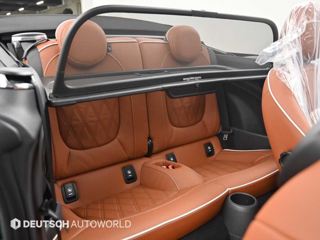 Mini Cooper Convertible — photo 12