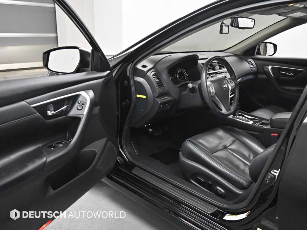 Nissan Altima — photo 11