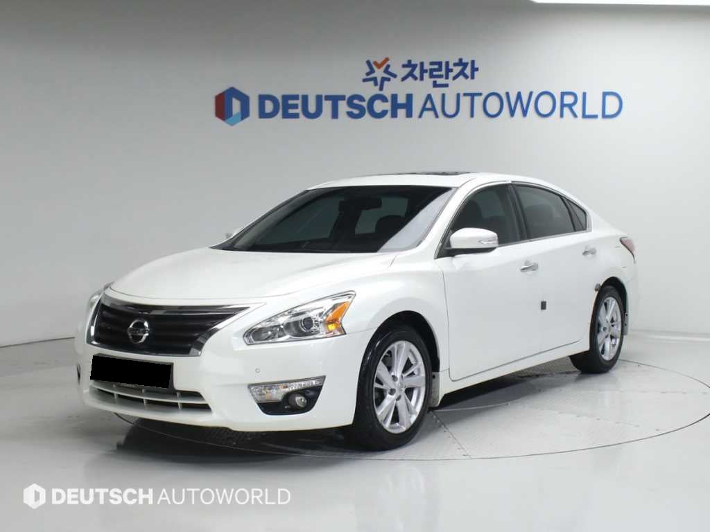 Nissan Altima — photo 01