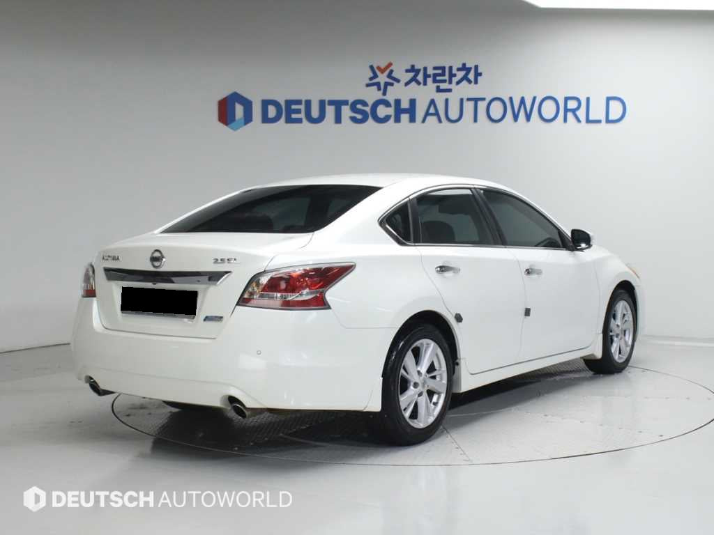 Nissan Altima — photo 02