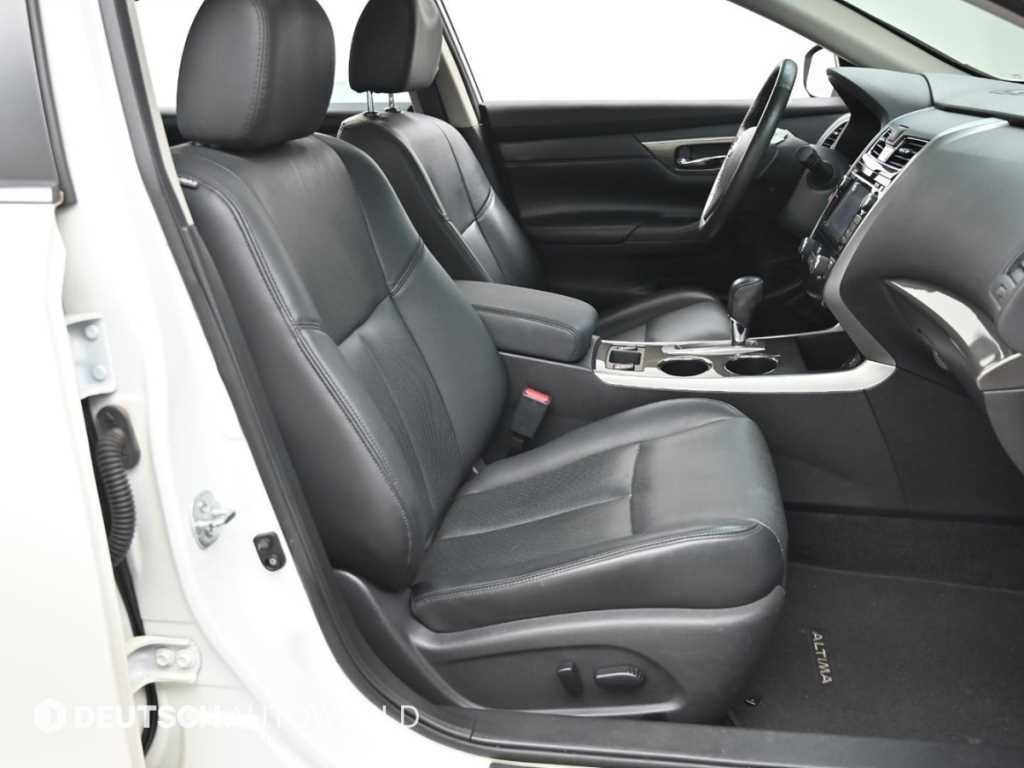 Nissan Altima — photo 10