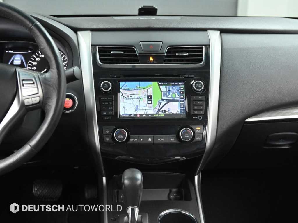 Nissan Altima — photo 14