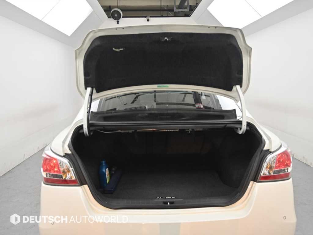 Nissan Altima — photo 19
