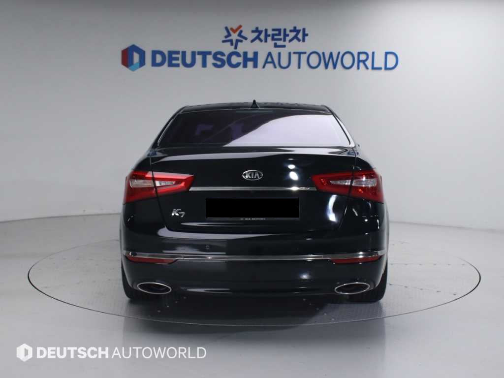 Kia K7 — photo 04