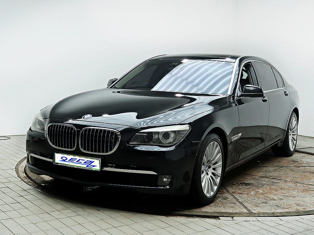 BMW 7-Series — photo 02