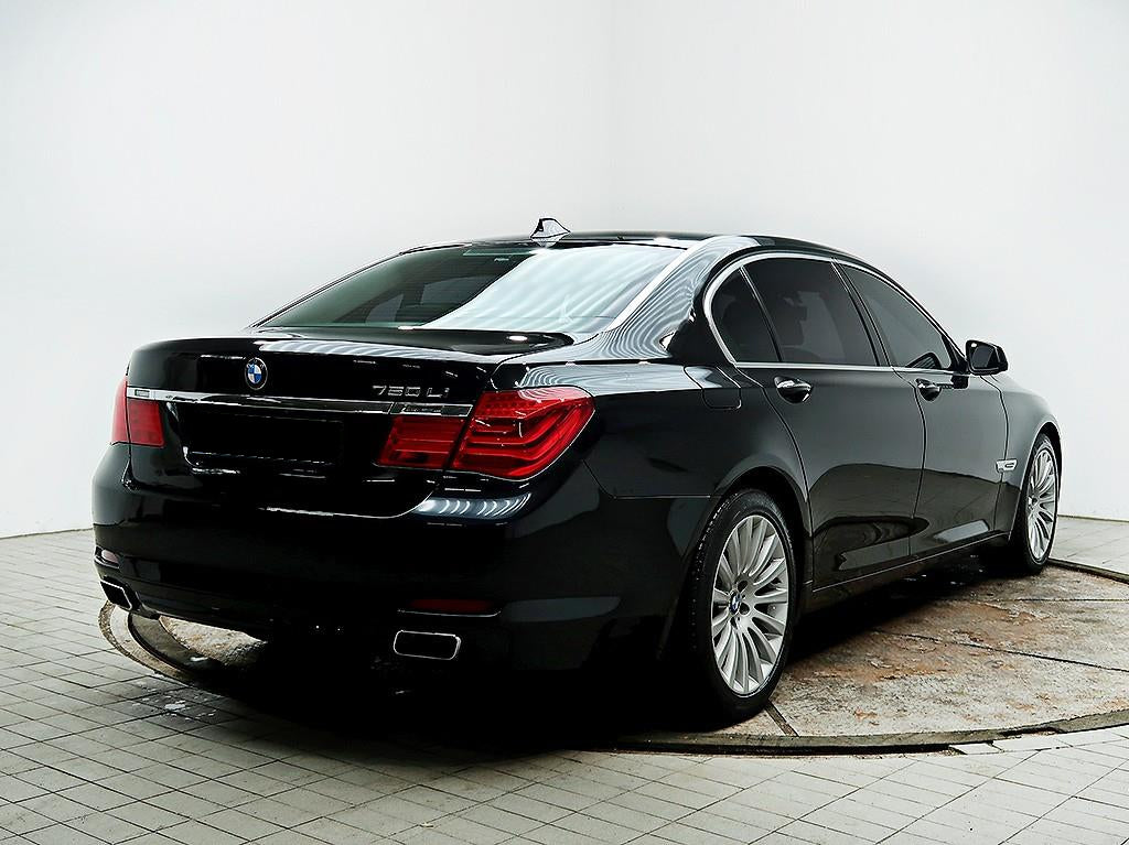 BMW 7-Series — photo 04
