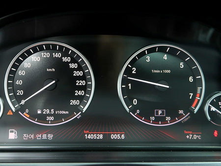 BMW 7-Series — photo 06