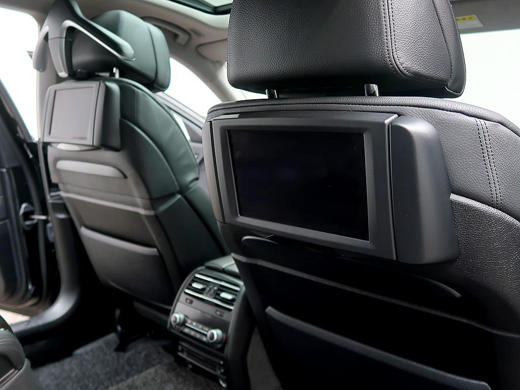 BMW 7-Series — photo 14