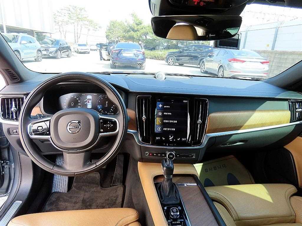 Volvo S90 — photo 07