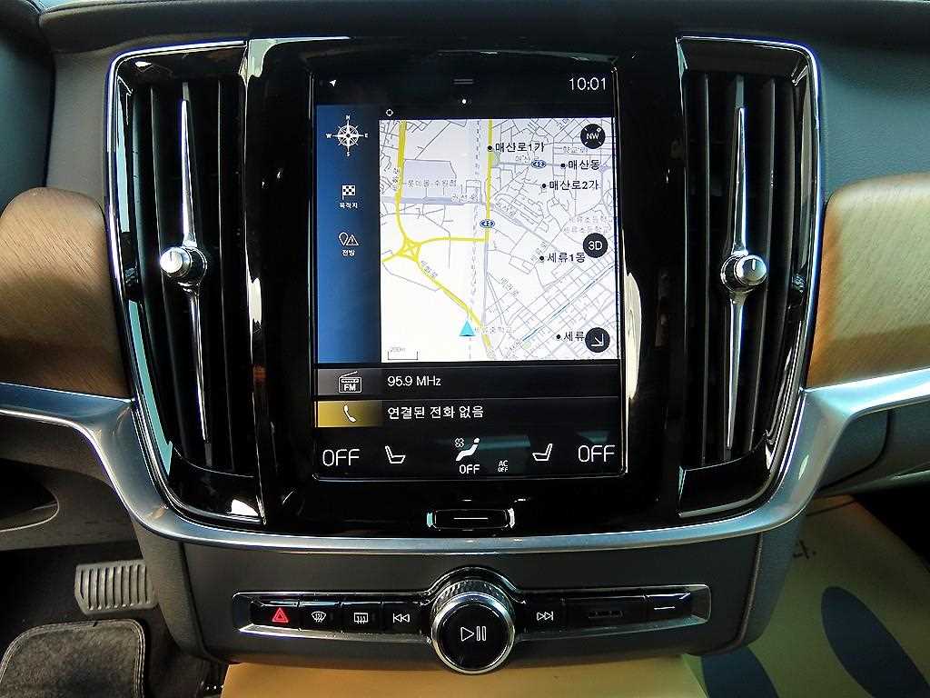 Volvo S90 — photo 14
