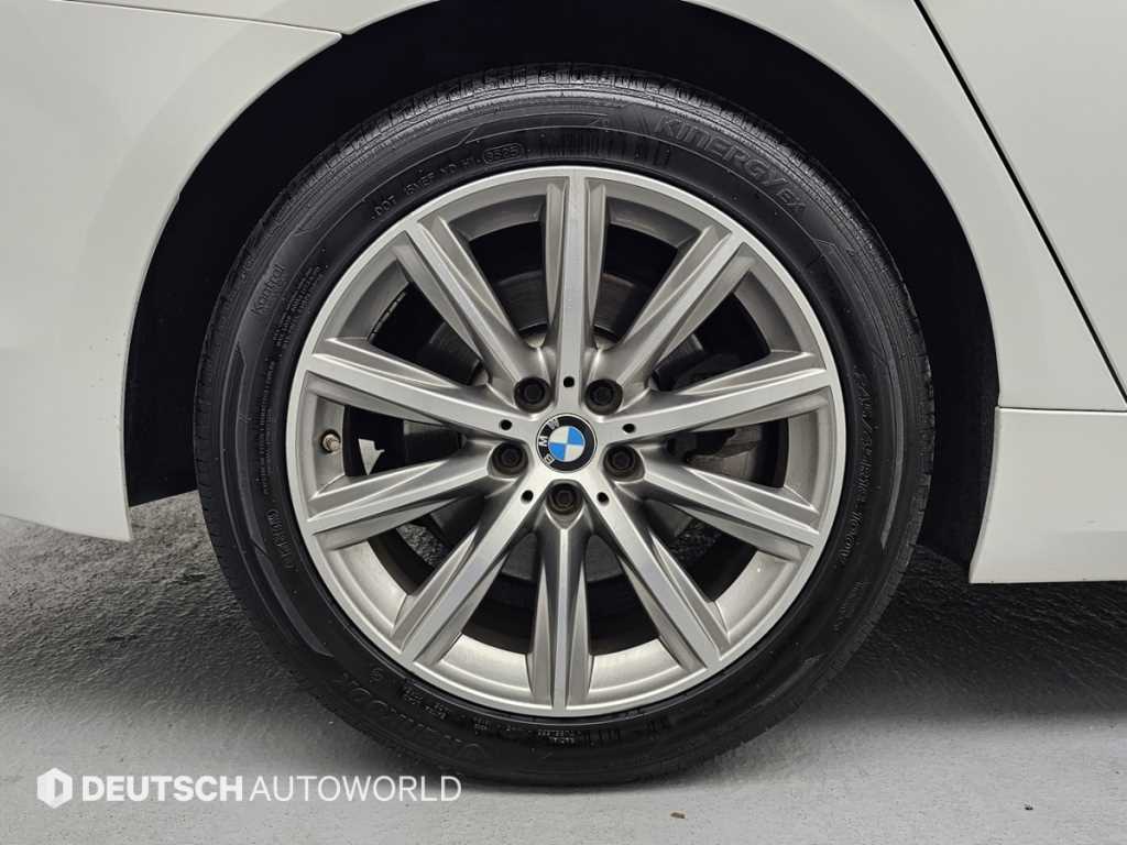 BMW 5-Series — photo 05
