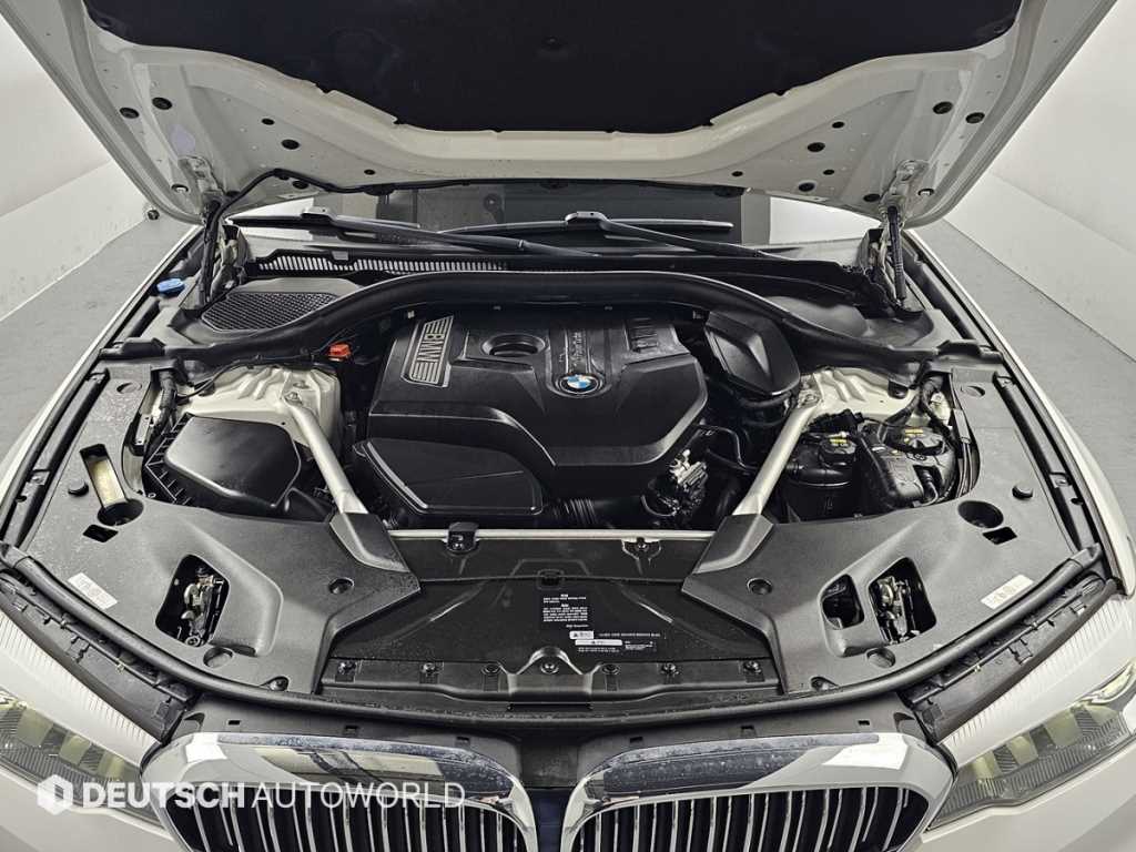 BMW 5-Series — photo 06