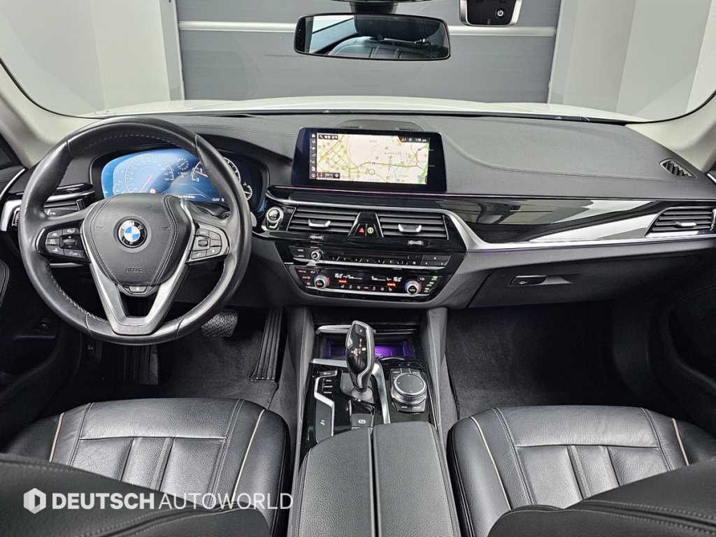 BMW 5-Series — photo 07
