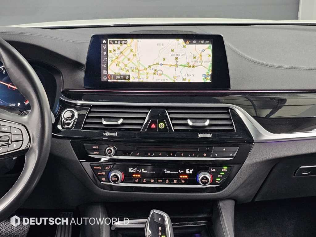 BMW 5-Series — photo 14