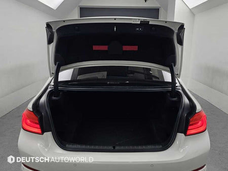 BMW 5-Series — photo 19