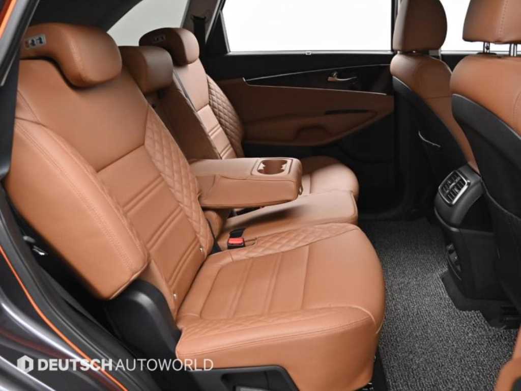 Kia Sorento — photo 12