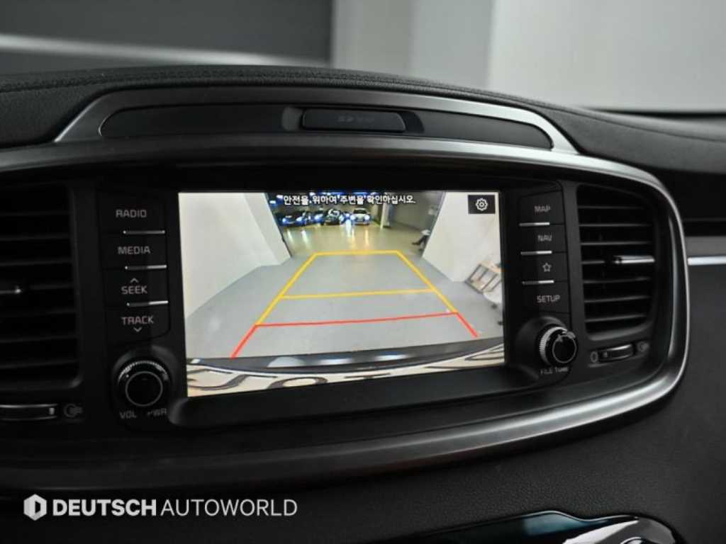 Kia Sorento — photo 15