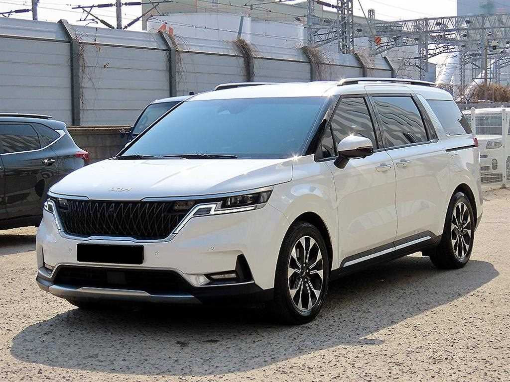 Kia Carnival — photo 01